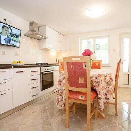 Apartments Melita 크르크 외부 사진