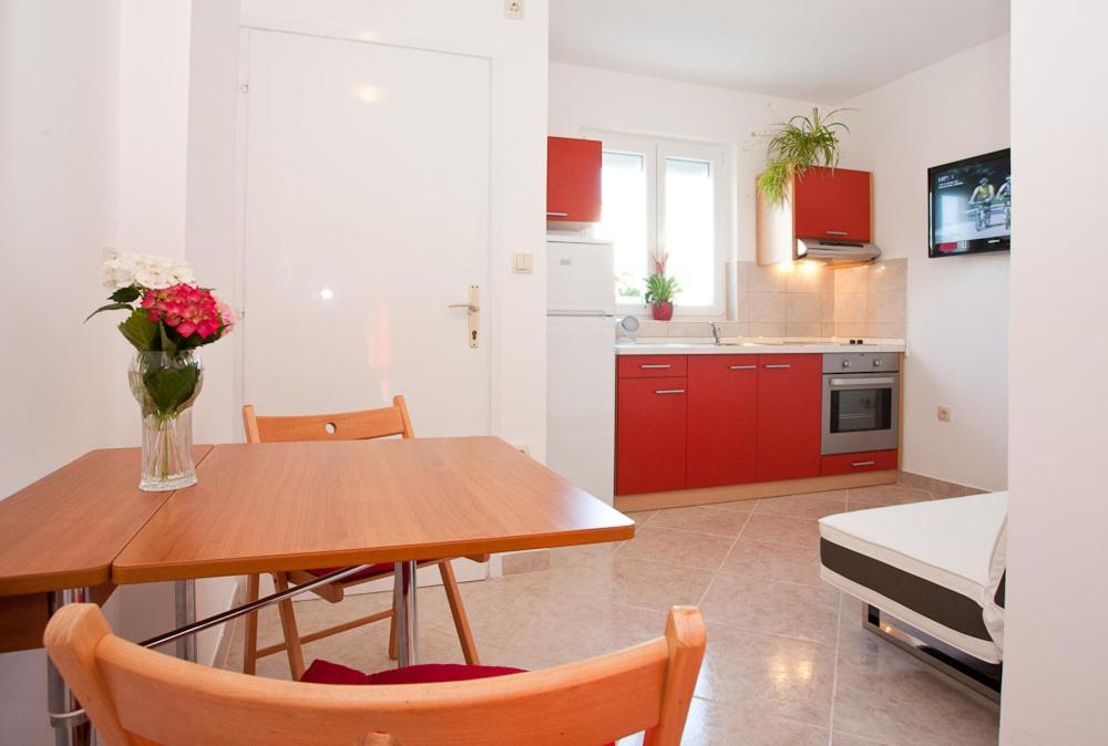 Apartments Melita 크르크 외부 사진