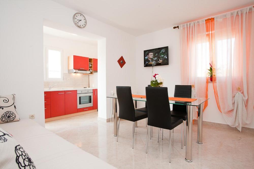 Apartments Melita 크르크 외부 사진